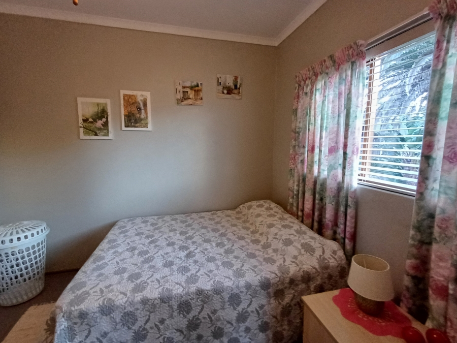 4 Bedroom Property for Sale in Hartenbos Heuwels Western Cape